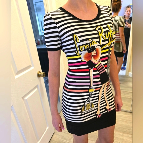 SR Stretchy dress. New. Size S